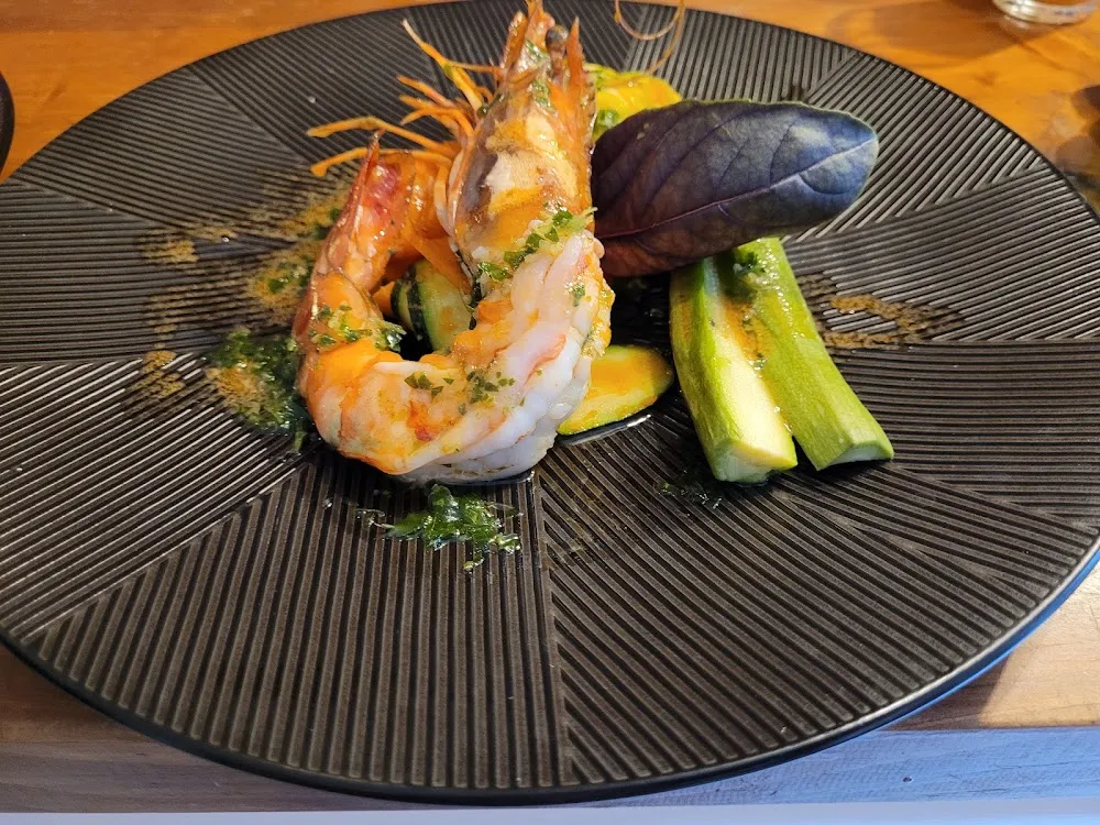 Fleurs de Courgettes Farcies Aux Gambas Tagliatelle de Légumes À la Tomate Confiture